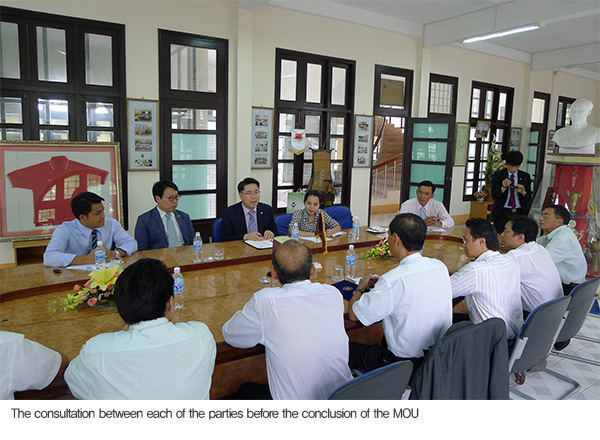 The MOU conclusion between Hochiminh City University of Sport in Vietnam and WREA